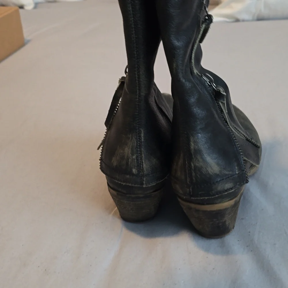 Women's Black Leather Boots - Picture 9 of 10